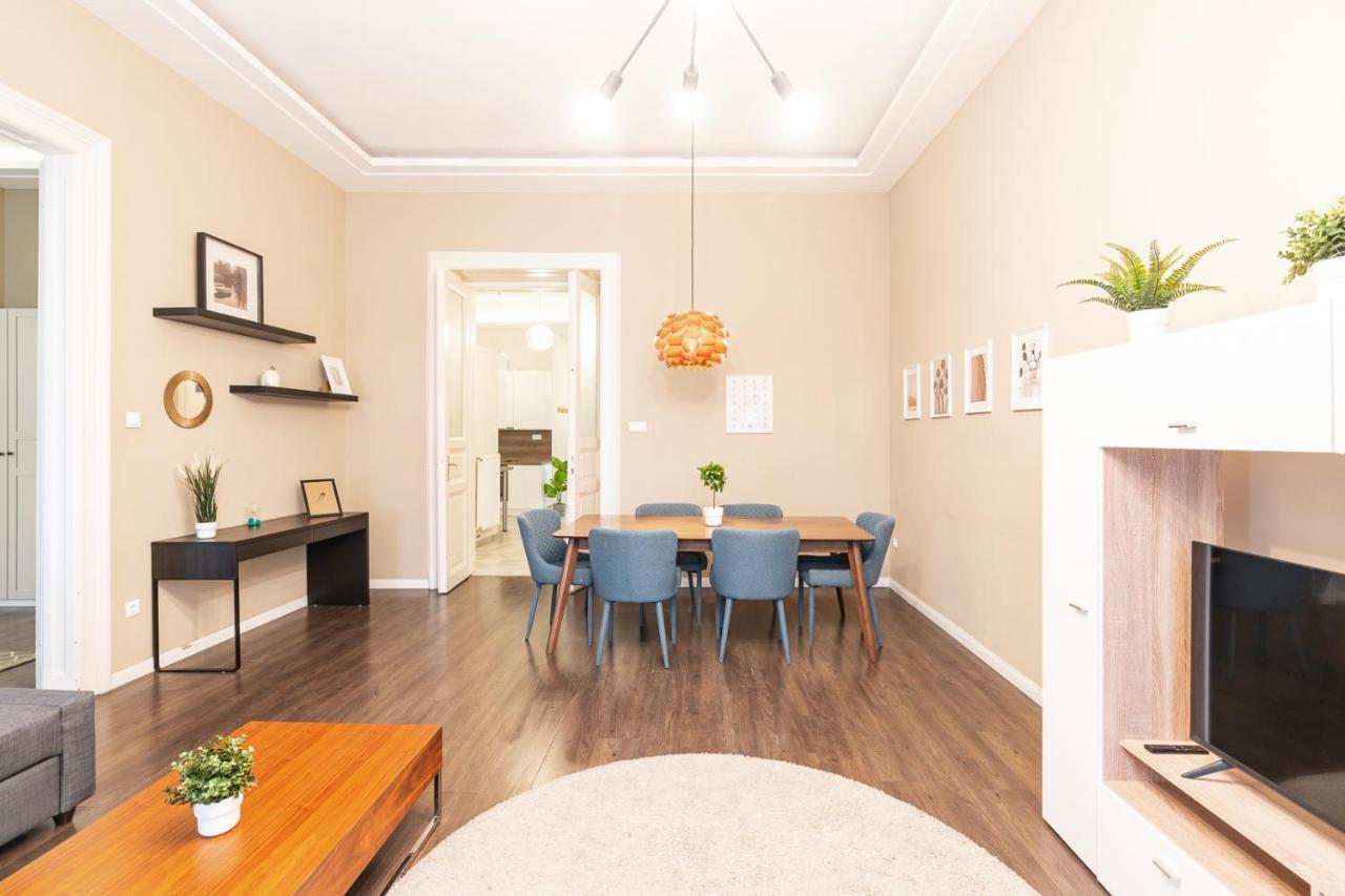 Spacious Luxury Apartment At The Heart Of Budapeste Exterior foto