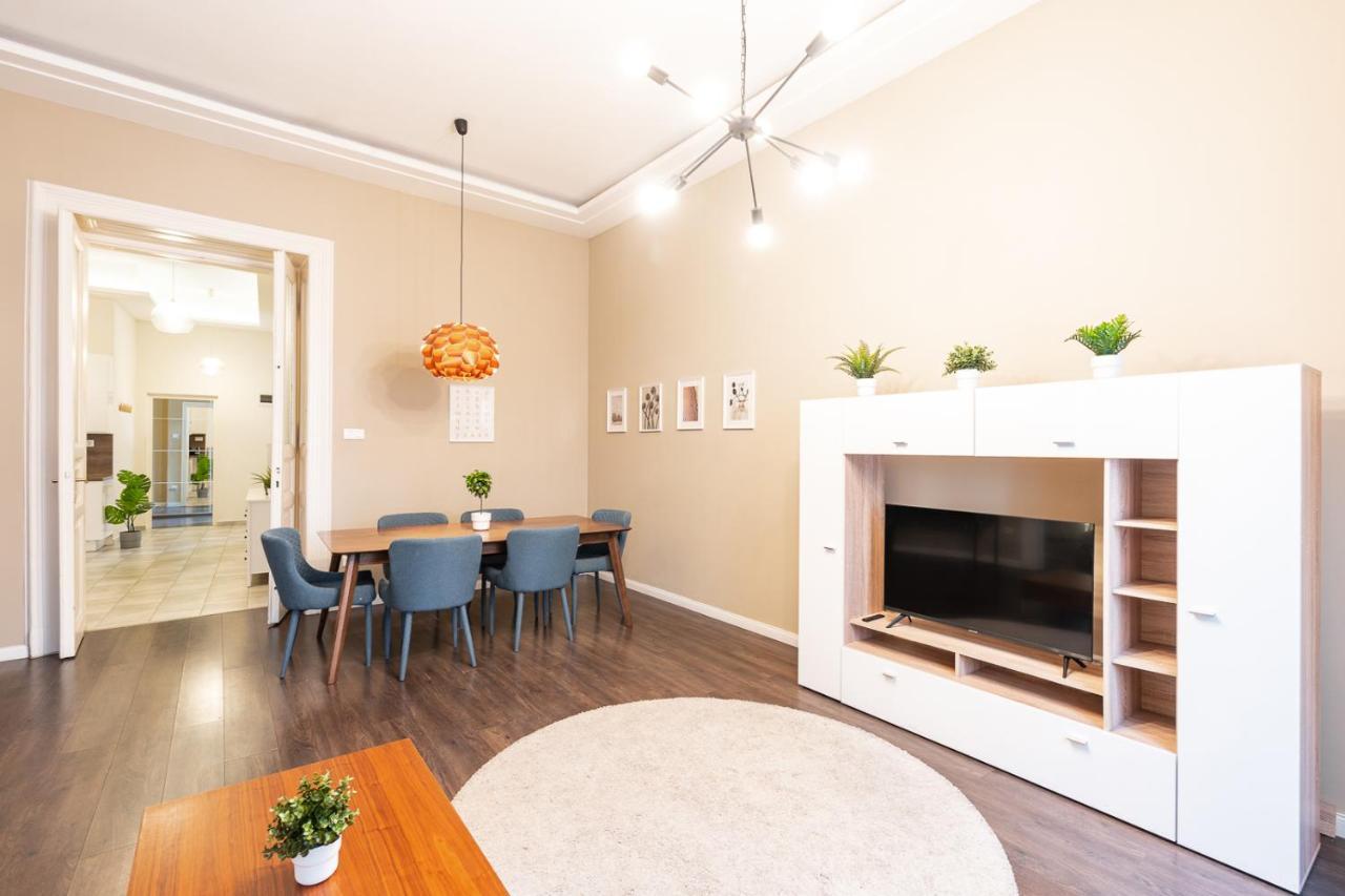 Spacious Luxury Apartment At The Heart Of Budapeste Exterior foto
